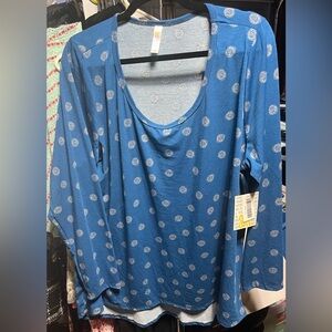 LuLaRoe Lynnae shirt size 3XL brand New with Tags denim blue with swirl dots